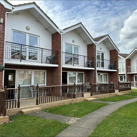 Coastal Retreat At Waterside Park Villa Corton  Екстериор снимка